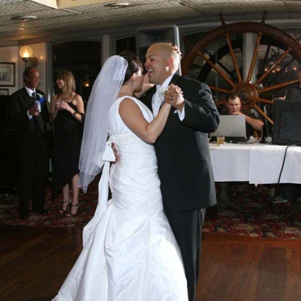 wedding couple dancing